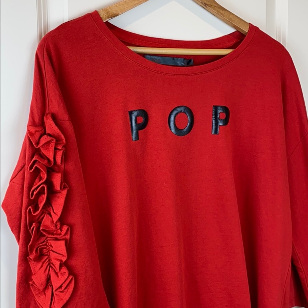 Simon Chang red graphic top “pop” sweatshirt